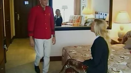 Bir arabada anne azeri seks yükle