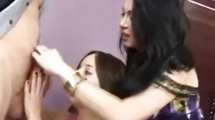 Küçük kız azerisexindir